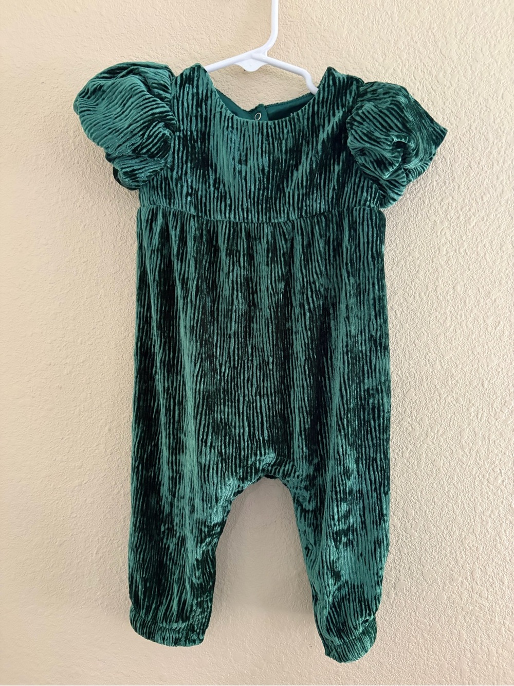 Cat & Jack Velvet Puff Sleeve Romper in Emerald Green